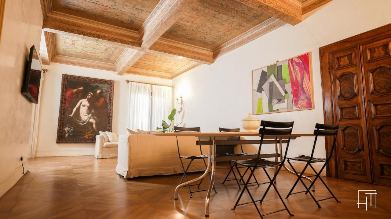 Ht - Casa Del Pittore In Piazza Delle Erbe Padova Exterior foto